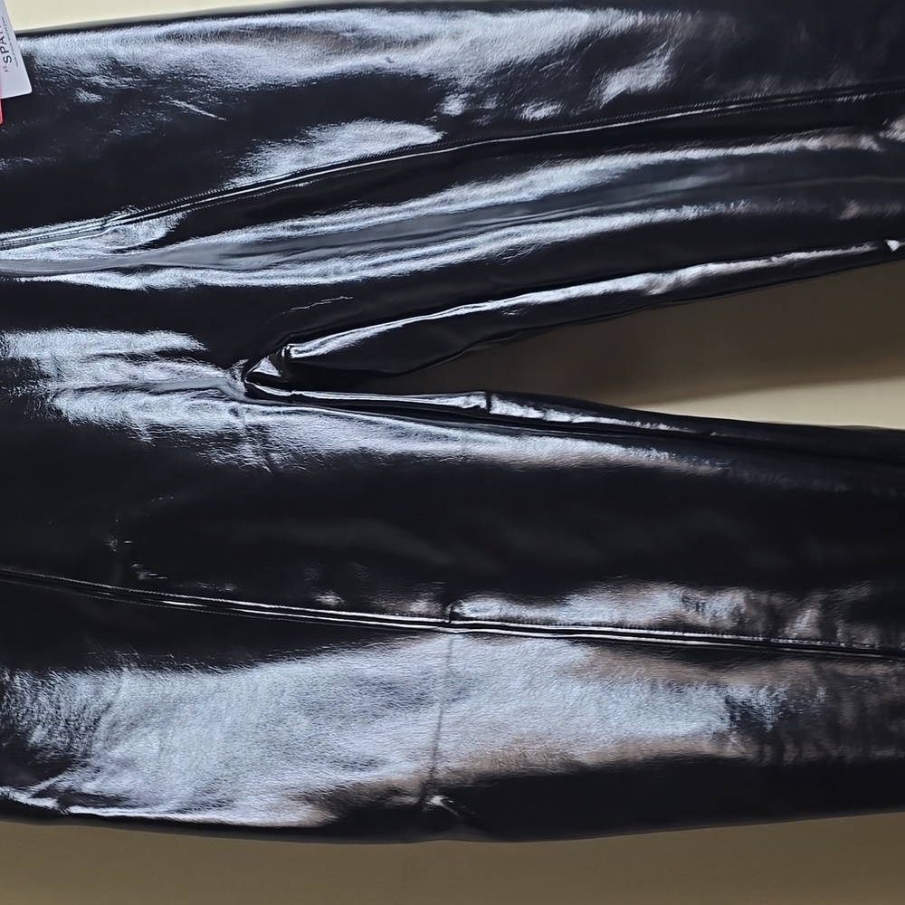 SPANXshape Faux Leather Patent Leggings Medium - Picture 10 of 16